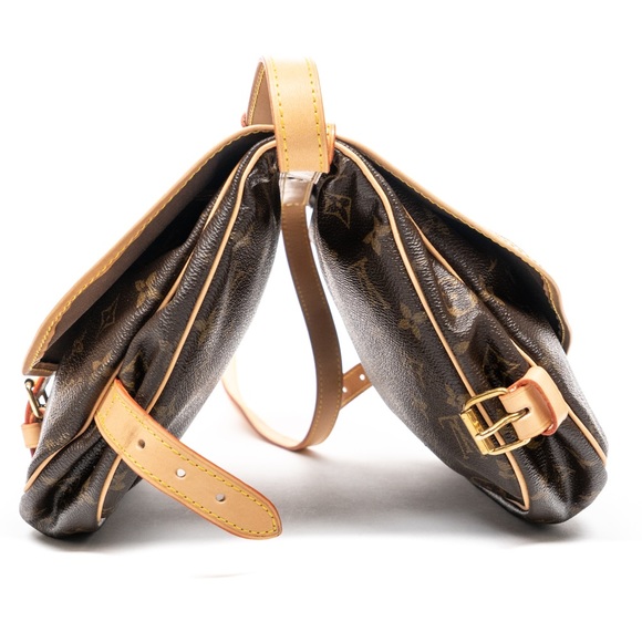 LOUIS VUITTON Saumur 30 Monogram Crossbody - Picture 13 of 15